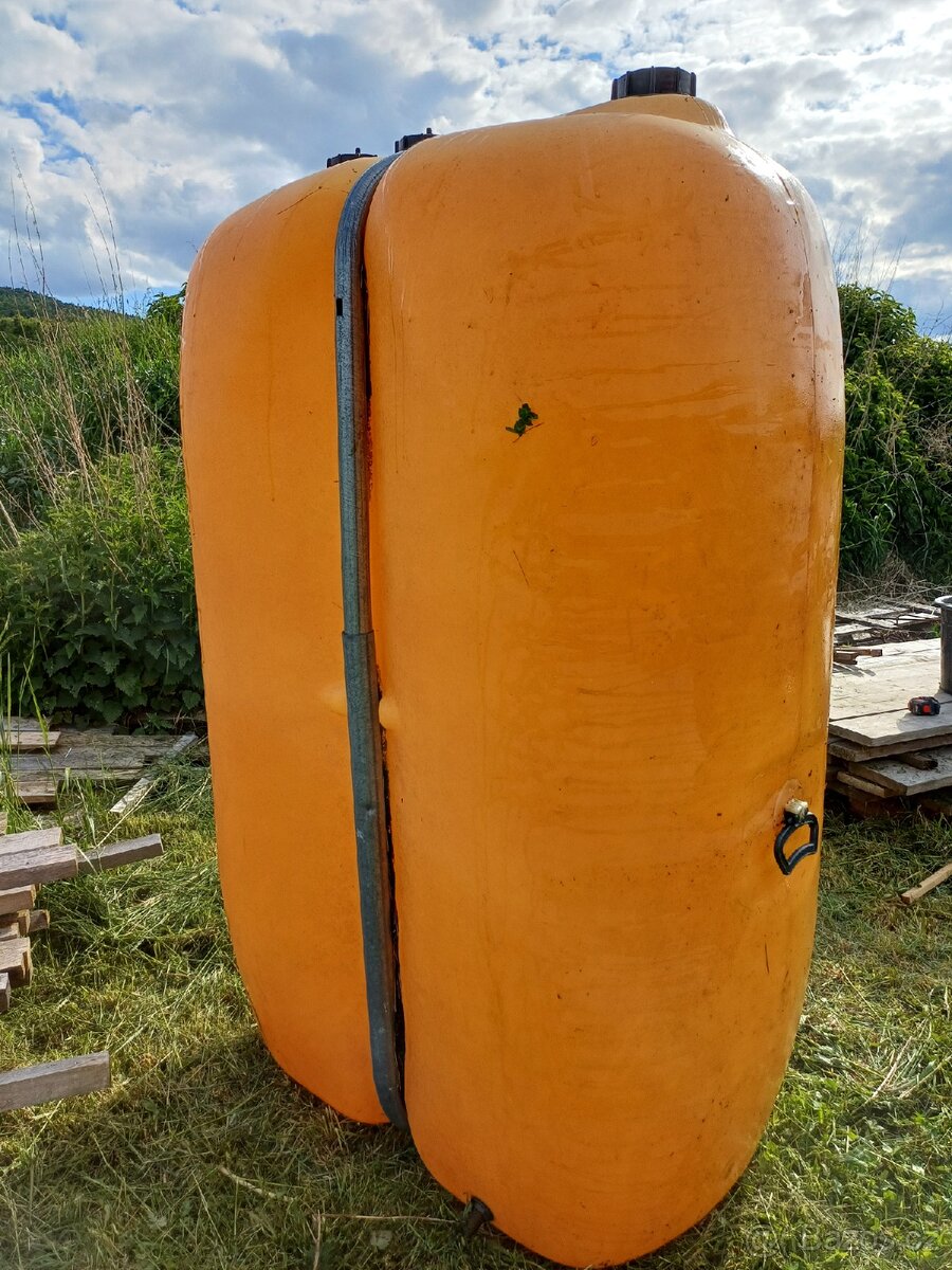 Nádrž 1000 L