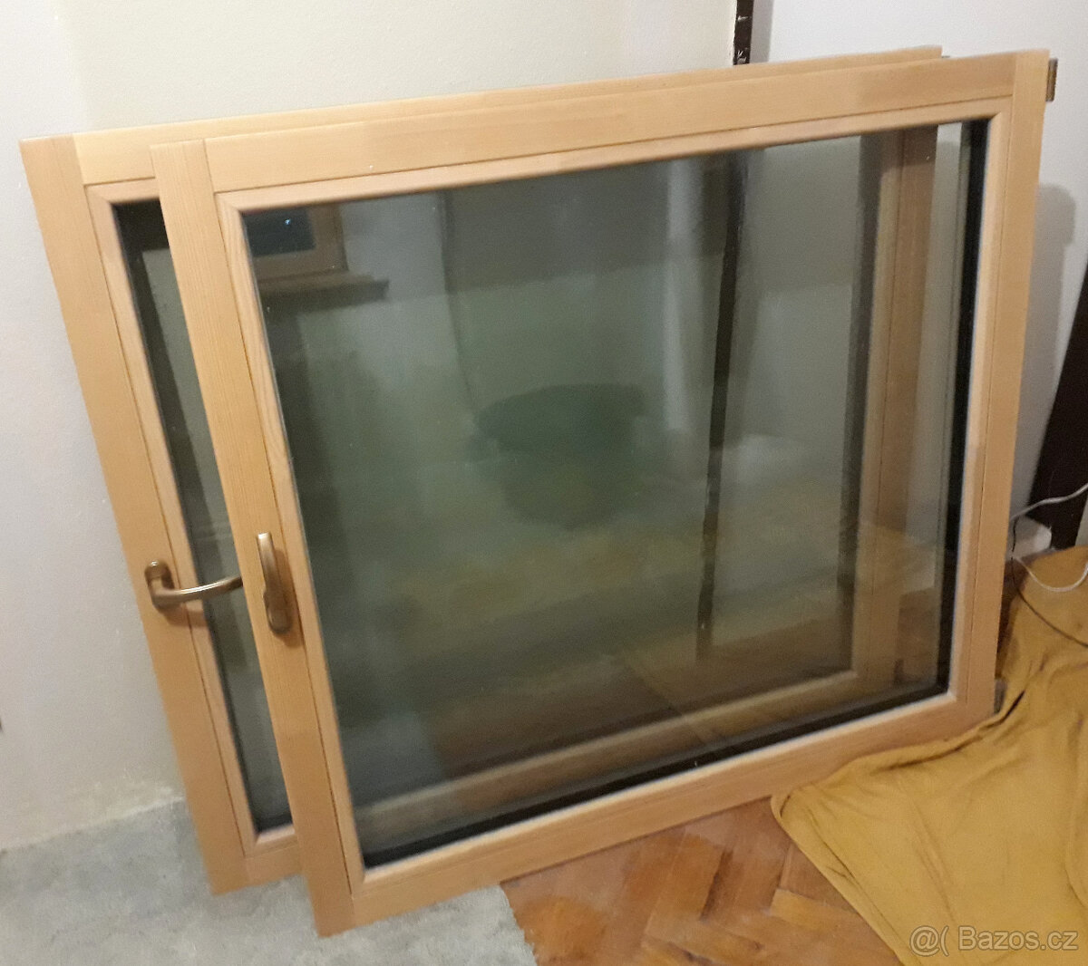Prodám dřevěná okna VEKRA s izolačním trojsklem.