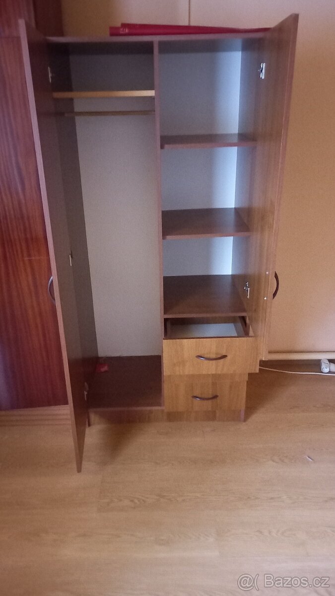 Šatní skříň