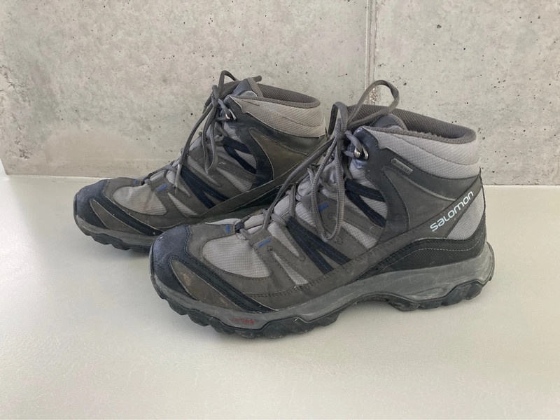 Kotníkové trekové boty zn. Salomon goretex - vel. 44