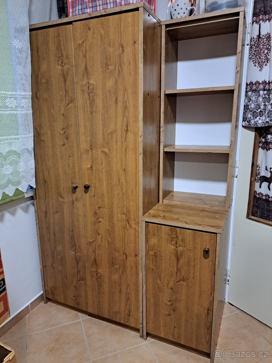 Skříň ,obývací stěna a botník