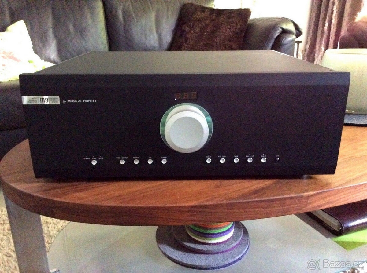 Musical Fidelity M 8 PRE - předzesilovač