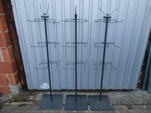 Stojan obchodní věšák kovový moderní 3 kusy po 399 kč