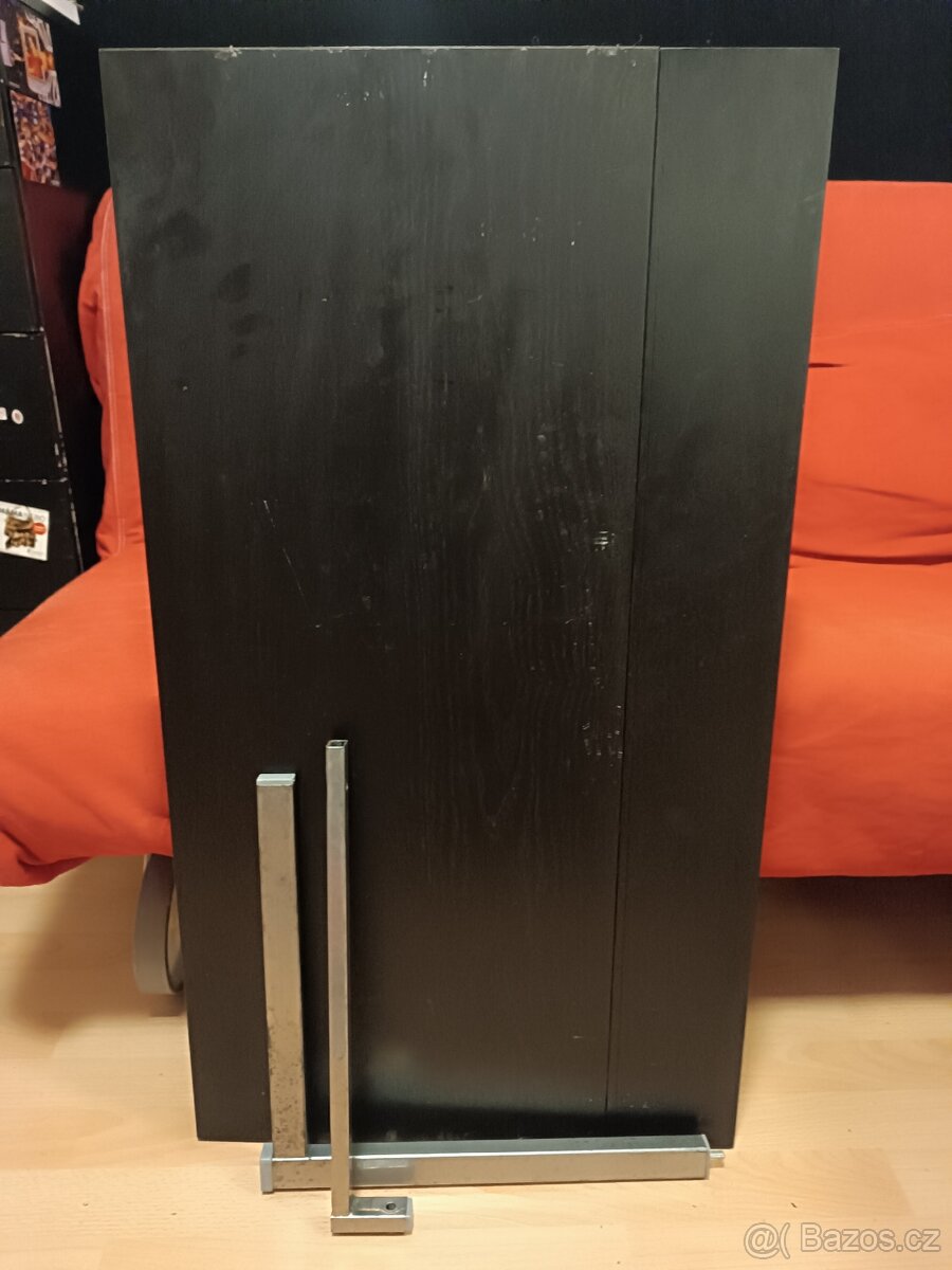 Nástěnný sklopný stolek Ikea BJURSTA