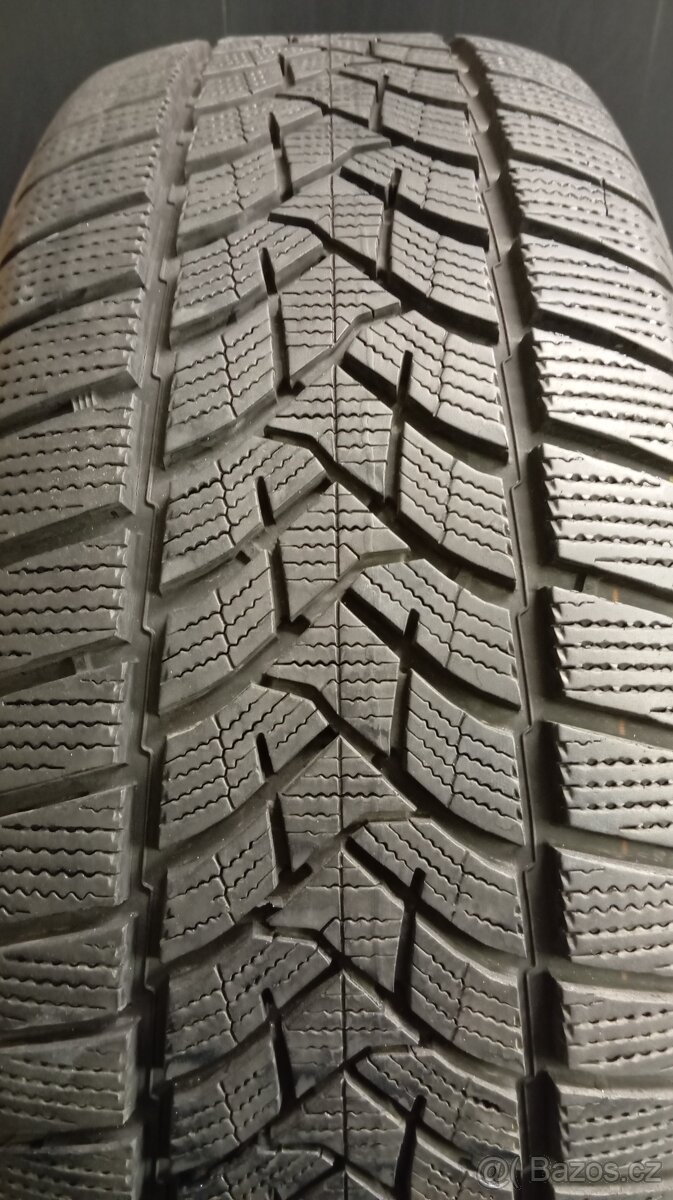 235/50R19 -DUNLOP-zimní