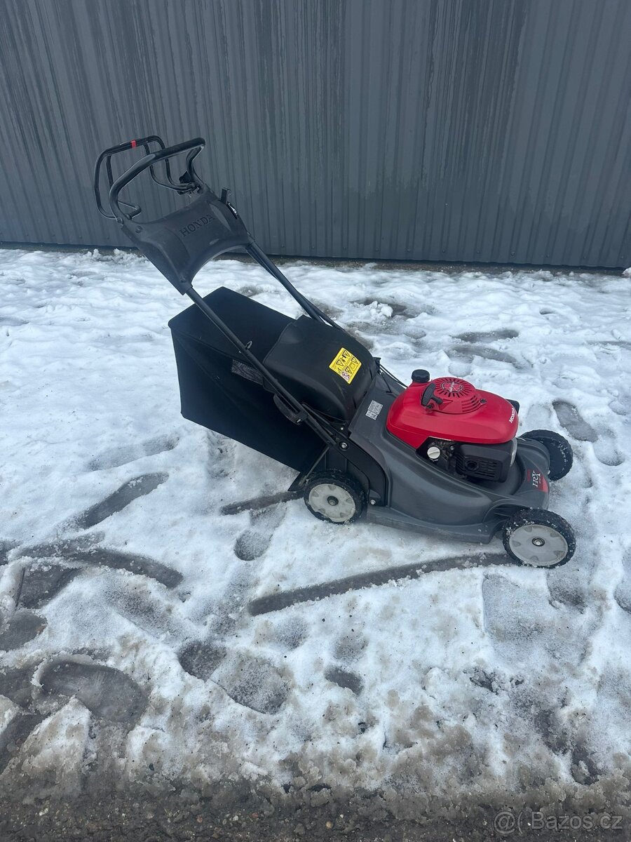 Sekačka Honda hrx476