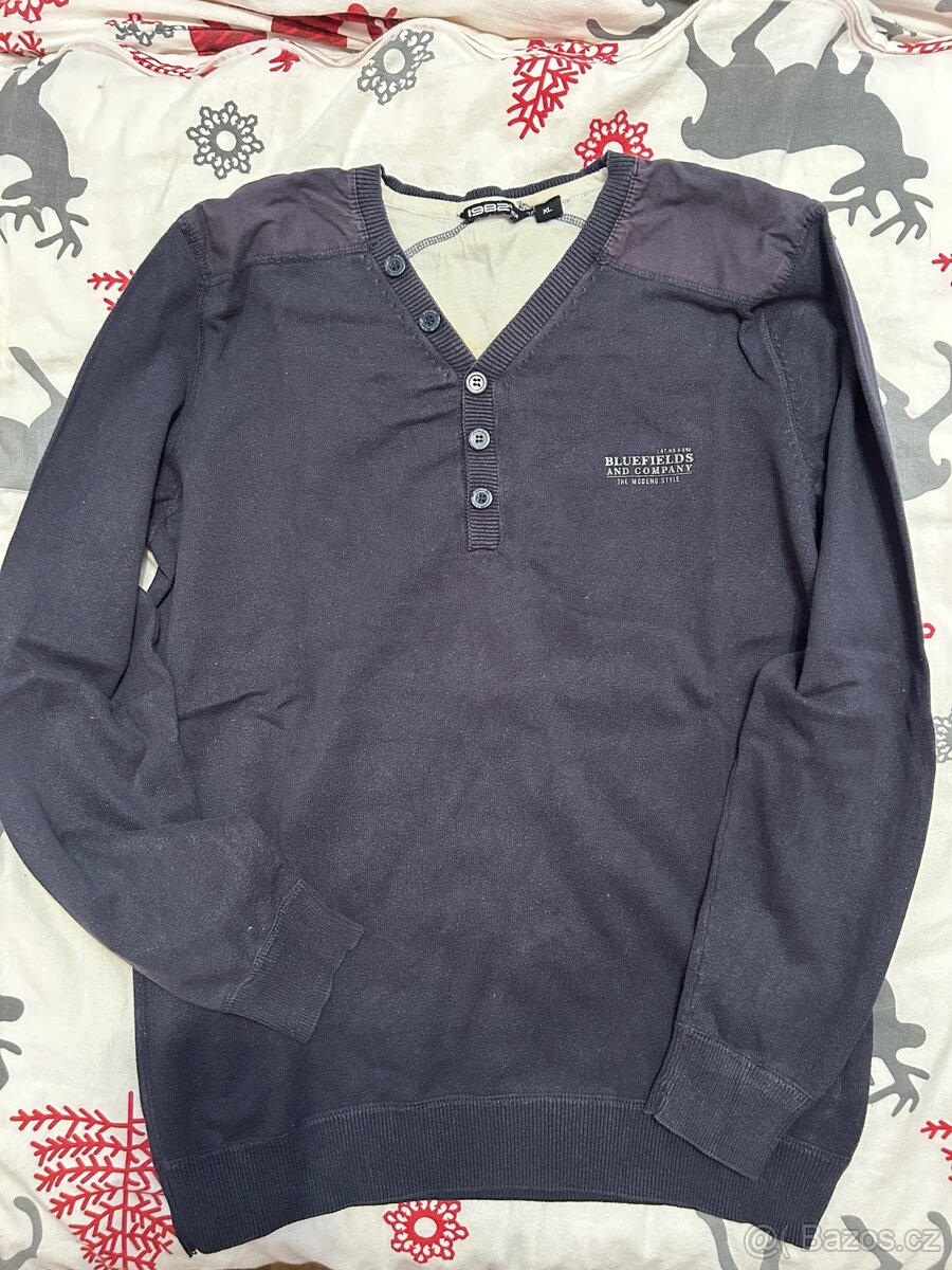 Svetry v dobrém stavu