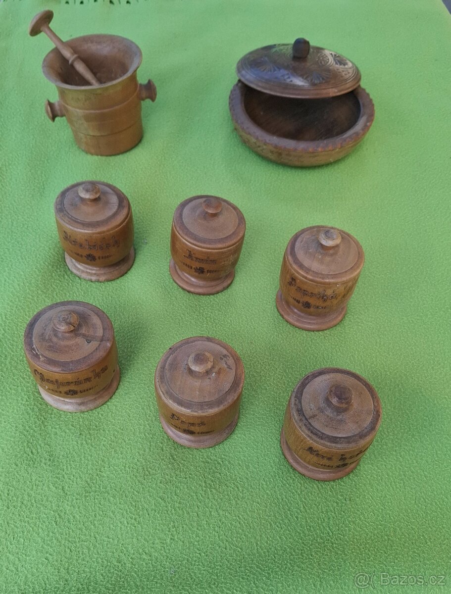 Retro - dřevěné věci.Konvice.