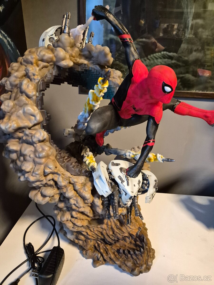 Socha Spiderman Far From Home od Iron Studio