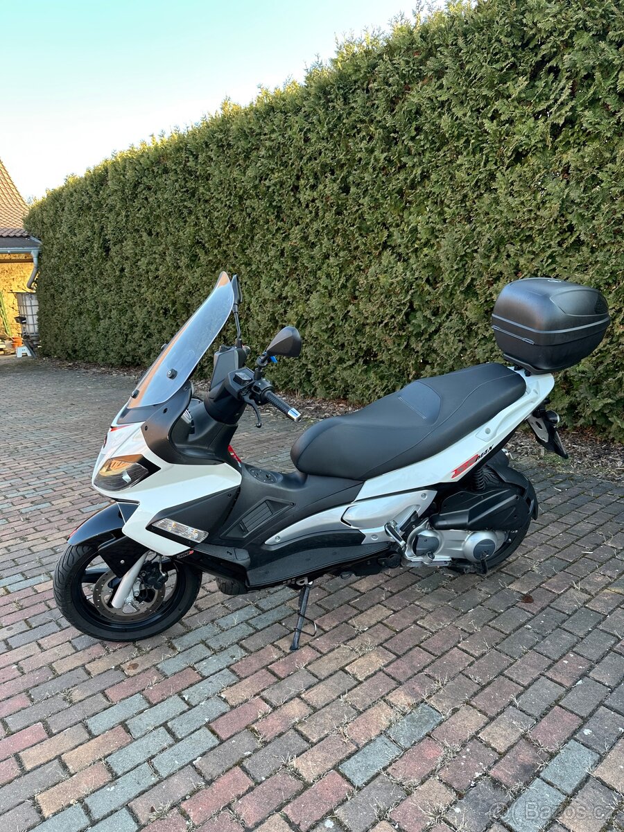 Aprilia SR 300max