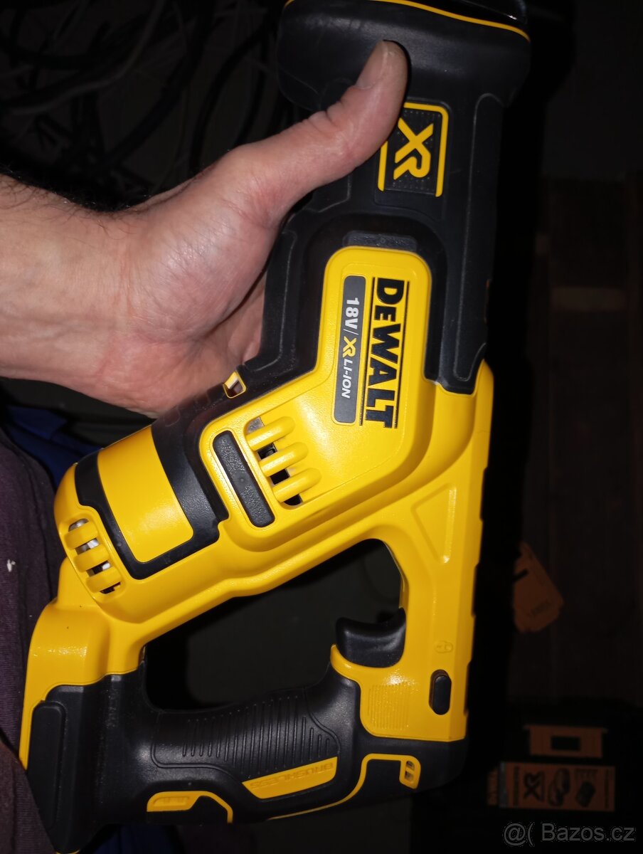 Aku ocaska pila Dewalt