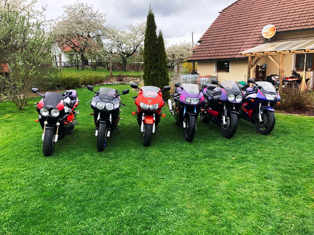 K prodeji Honda CBR, Suzuki GSXR, Kawasaki ZXR