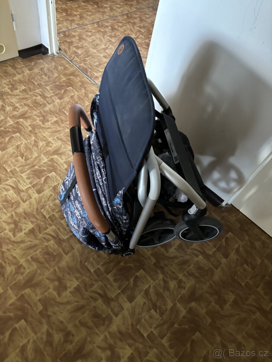 Kočárek skládací cybex