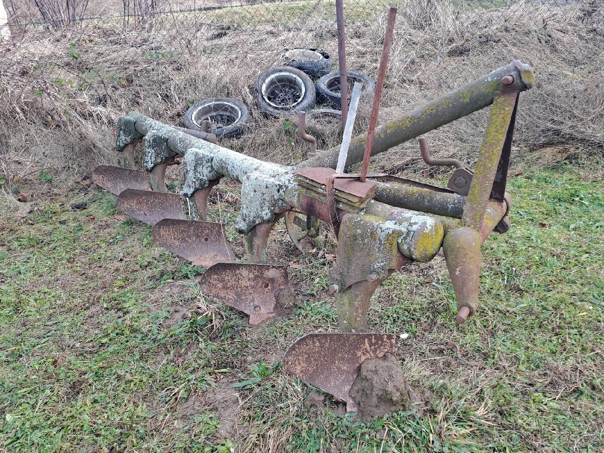 Pluh za traktor