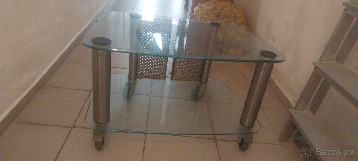 Televizni stolek