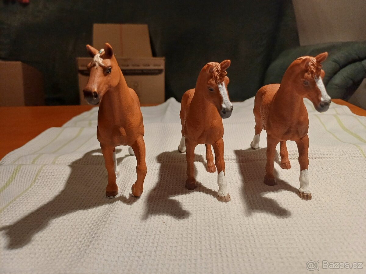 SCHLEICH koně, 110,- Kč/ks