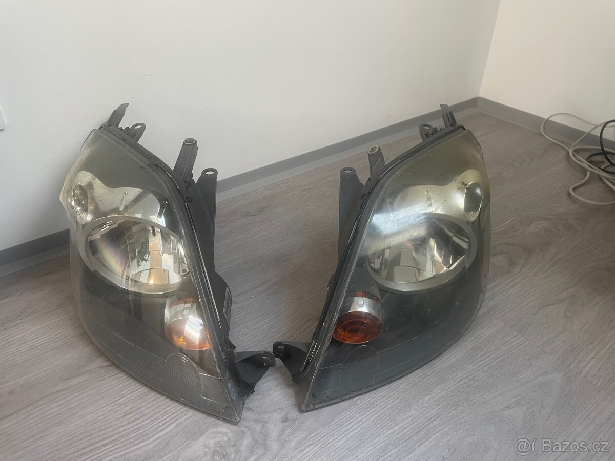 Ford fiesta V světla