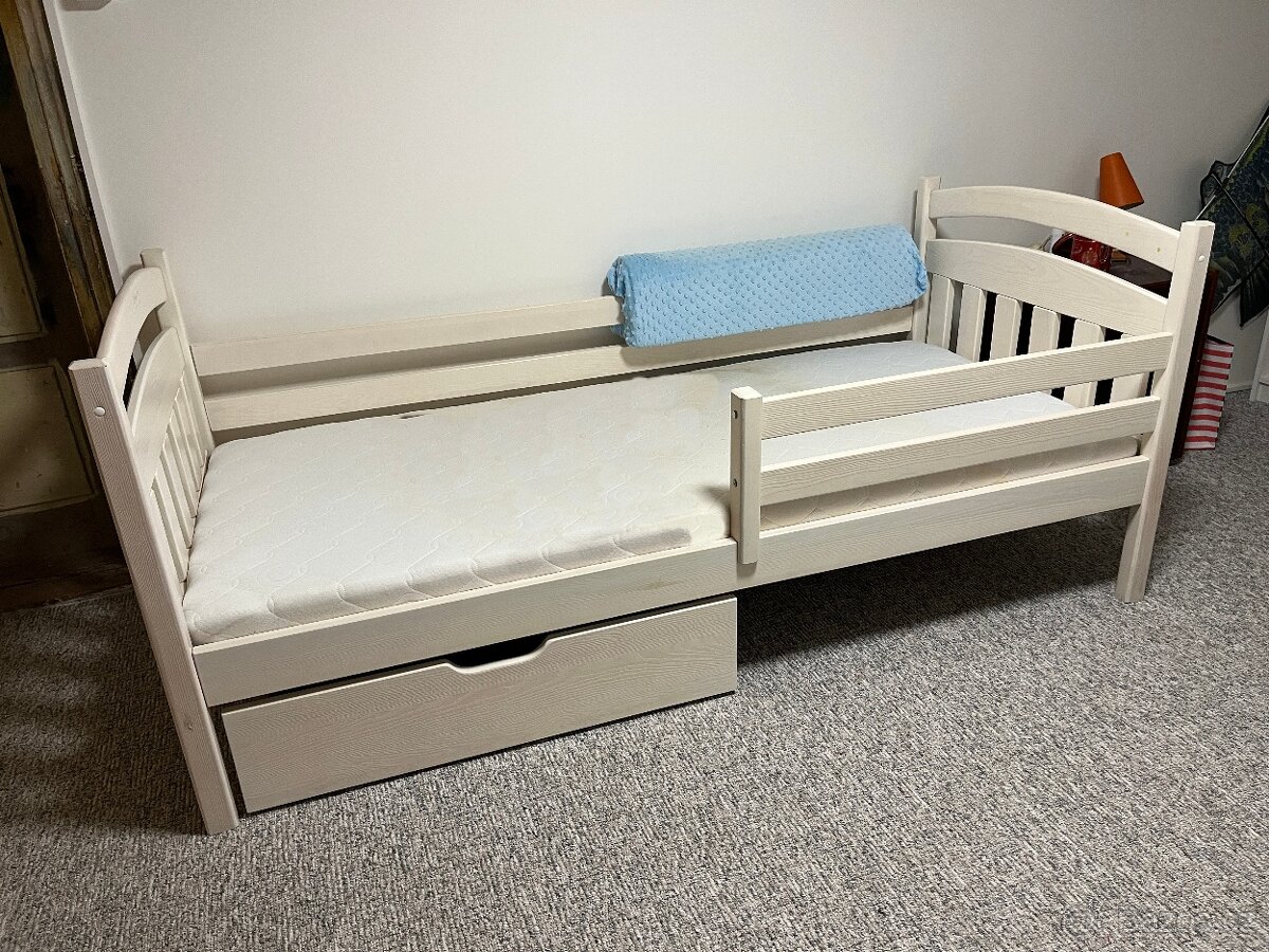 Dětská postel bílá