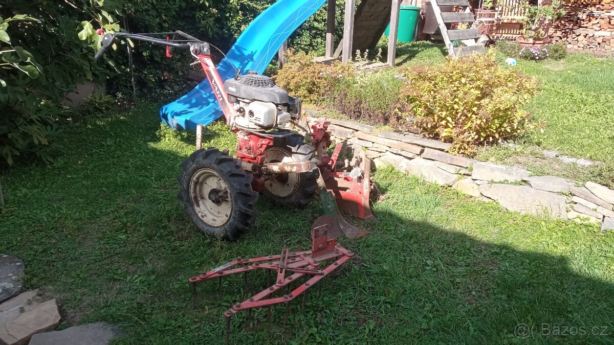 Vari s příslušenstvím a vlekem