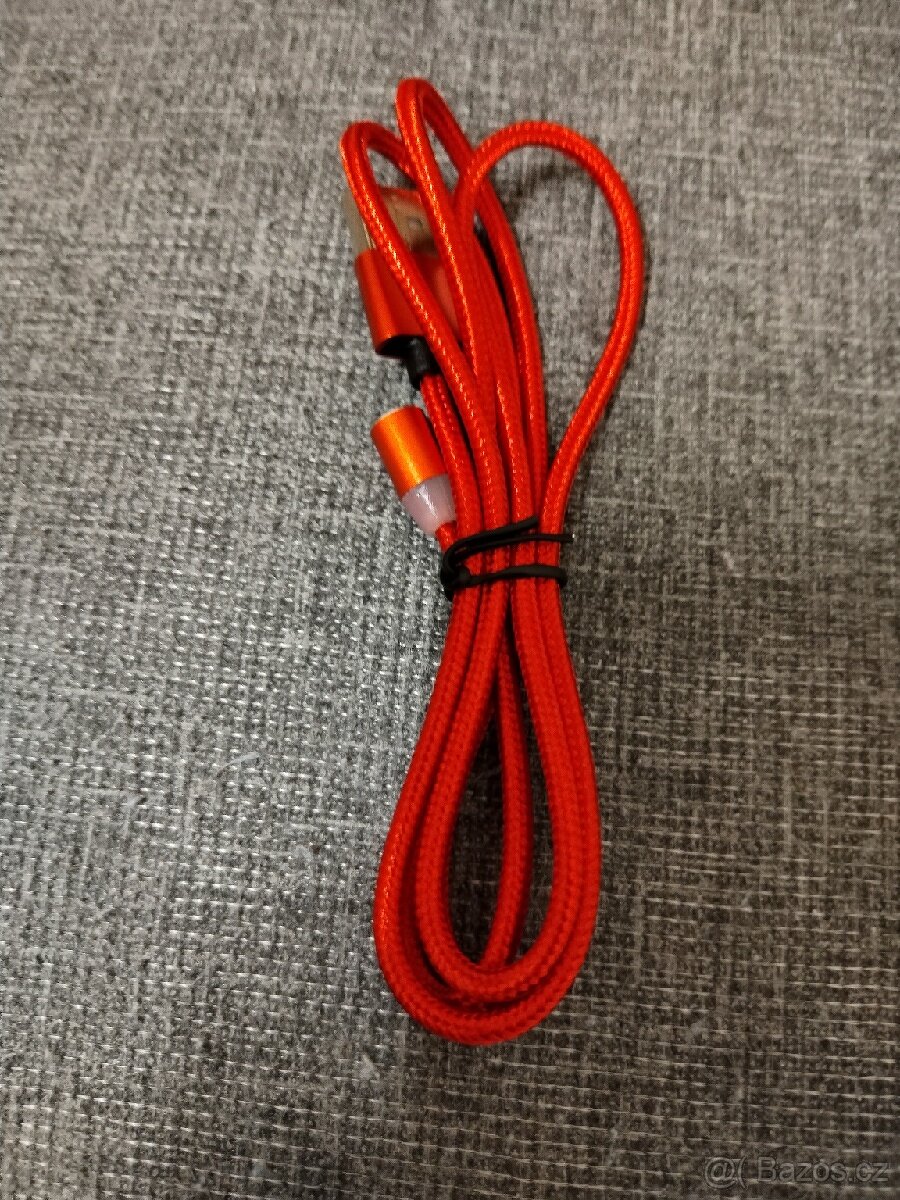 Nabíjecí magnetický kabel 3v1