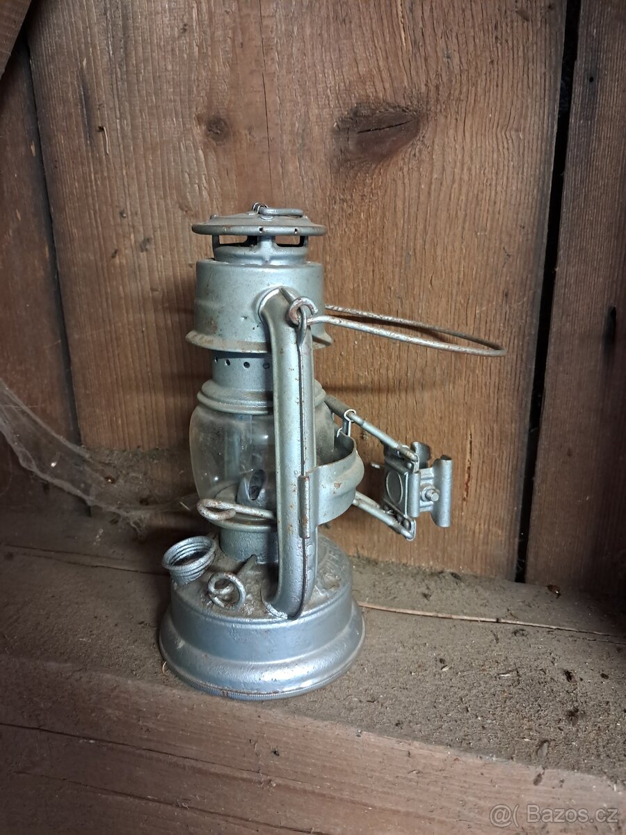 Lampa na historické kolo
