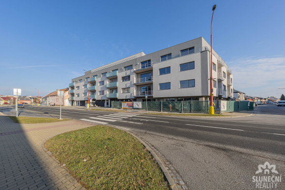 Pronájem bytu 1+kk s lodžií a parkovacím stáním, 28 m², Star