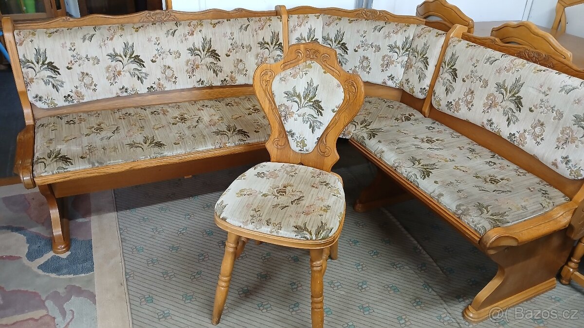 Masivní rohová lavice +1x židle