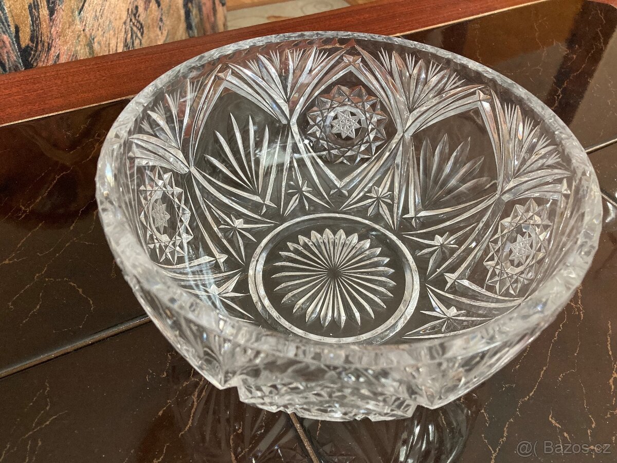 Prodám broušenou mísu