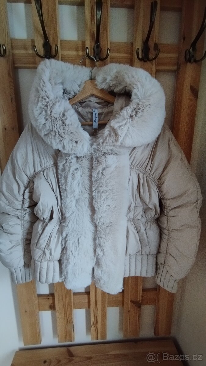 Dámská bunda s odepínacím kožíškem