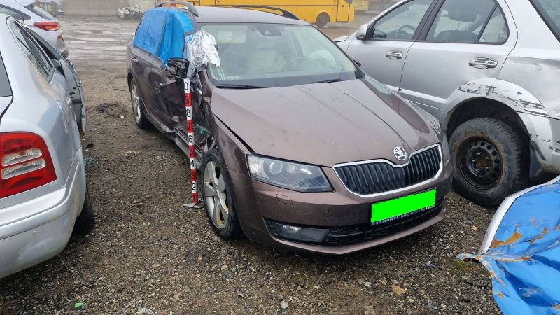 Škoda Octavia 3 kombi hnědá CKFC PUH