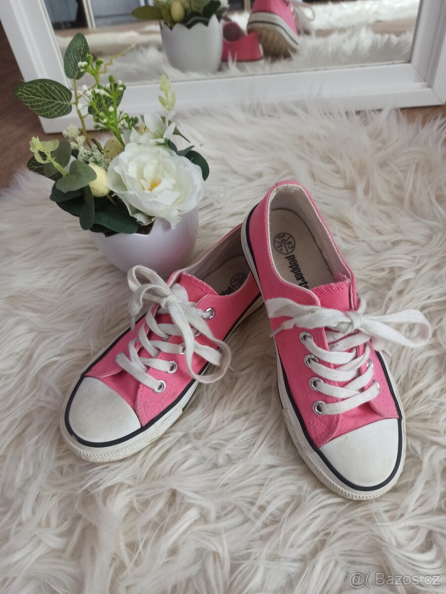 Růžové tenisky