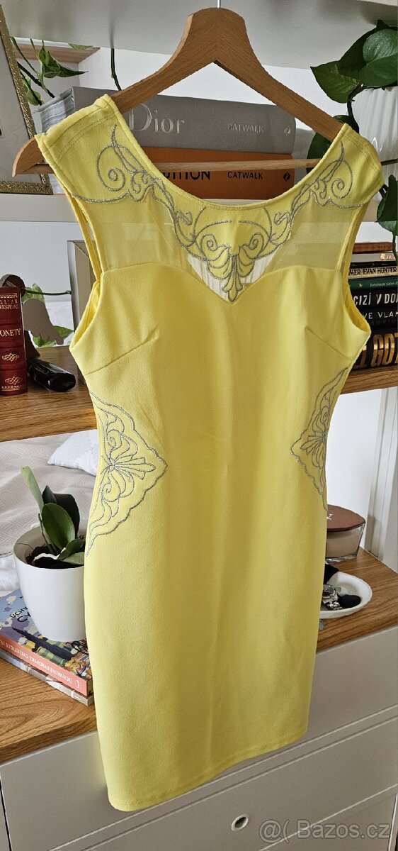 Dámské šaty,