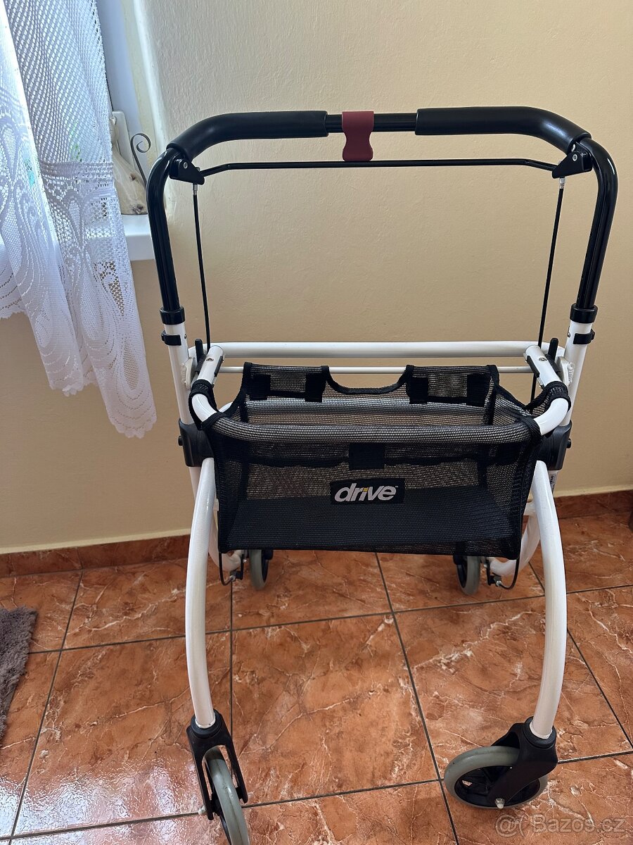 Chodítko značky Drive