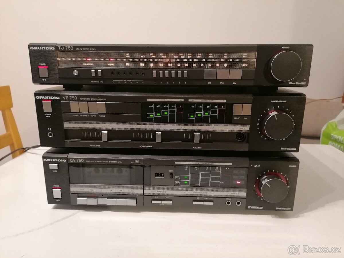 Sestava Grundig jako nová (zesilovač, tuner, tape deck)