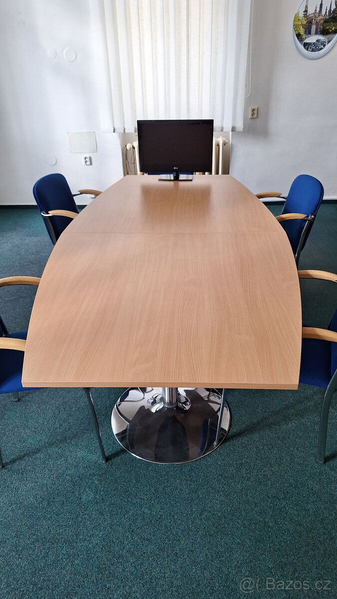 Konferenční stůl - výborný stav / 1200,- Kč