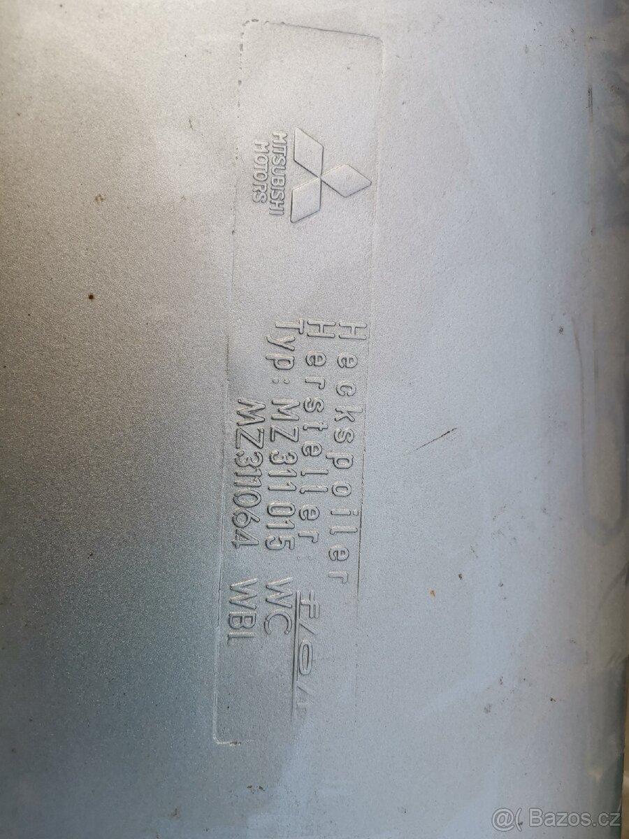 Spoiler Mitsubishi Carisma