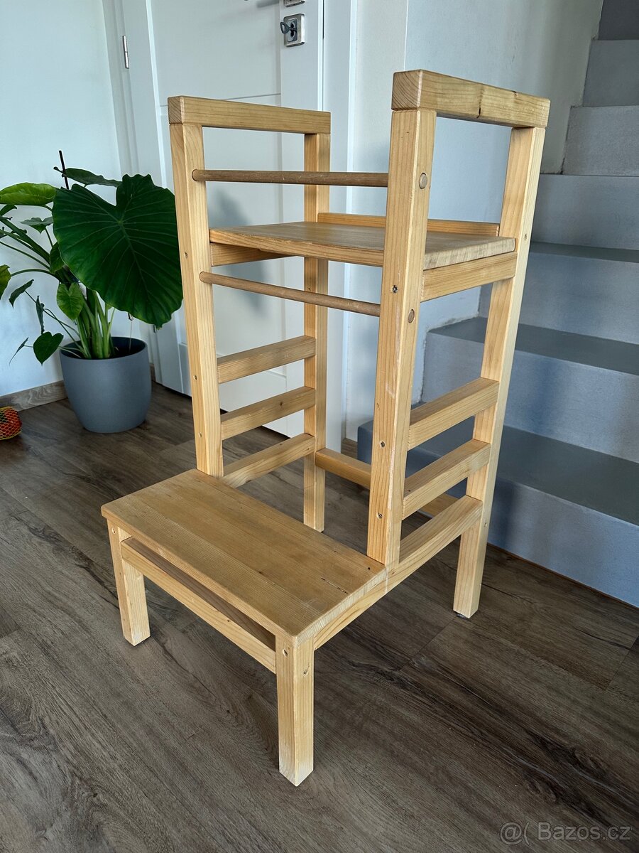 Krásná dřevěná učící věž