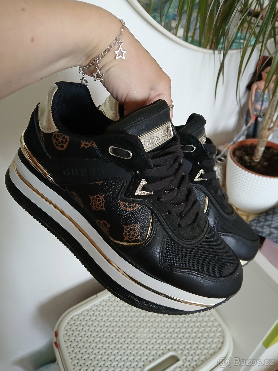 Guess boty vel.37