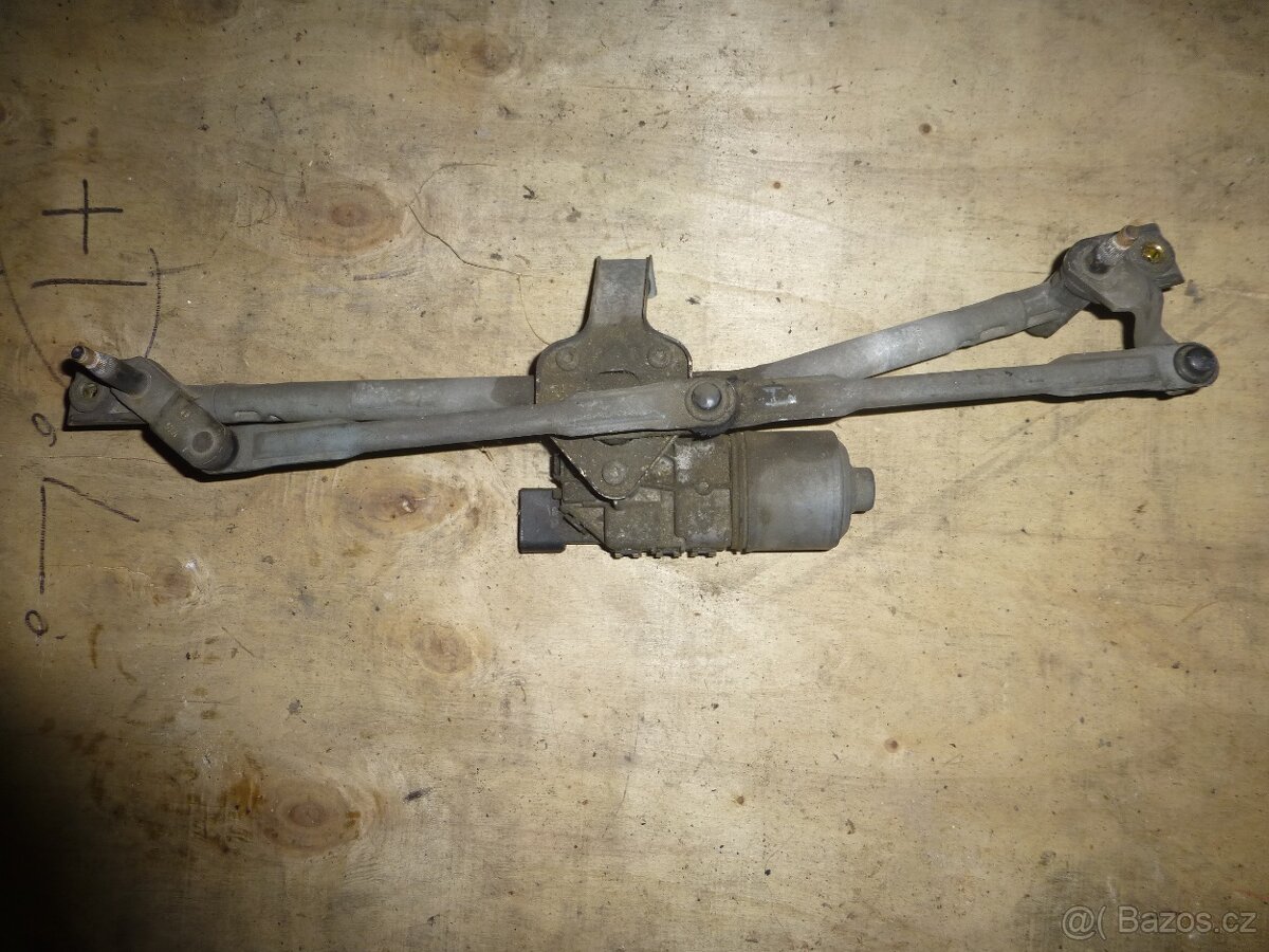 Mechanizmus stěračů Fabia 1