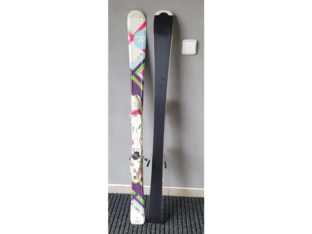 Rossignol fun girl juniorské lyže, délka 130 cm, rádius 10 m