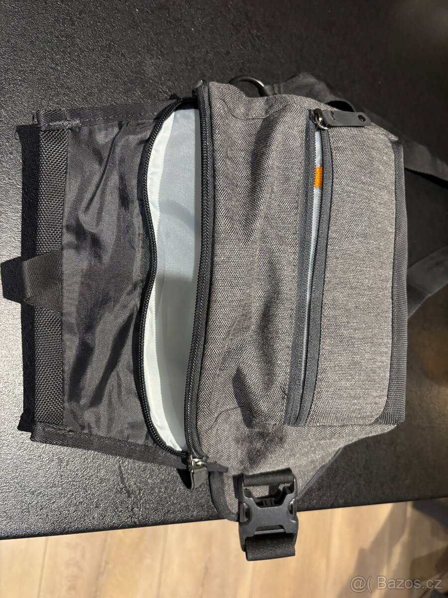 Fotoledvinka Lowepro m-Trekker 120