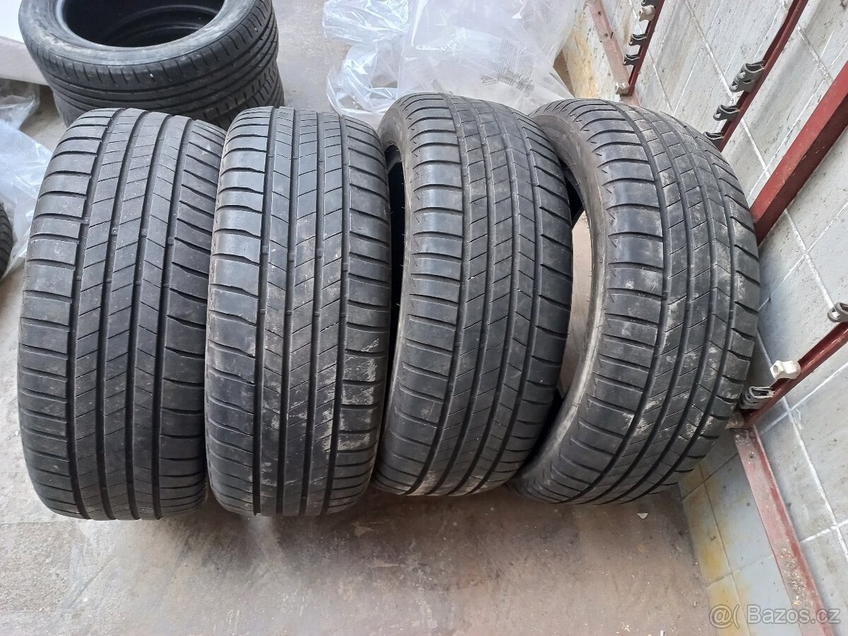 215/55/R17