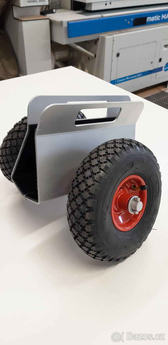 Vozík pro transport desek