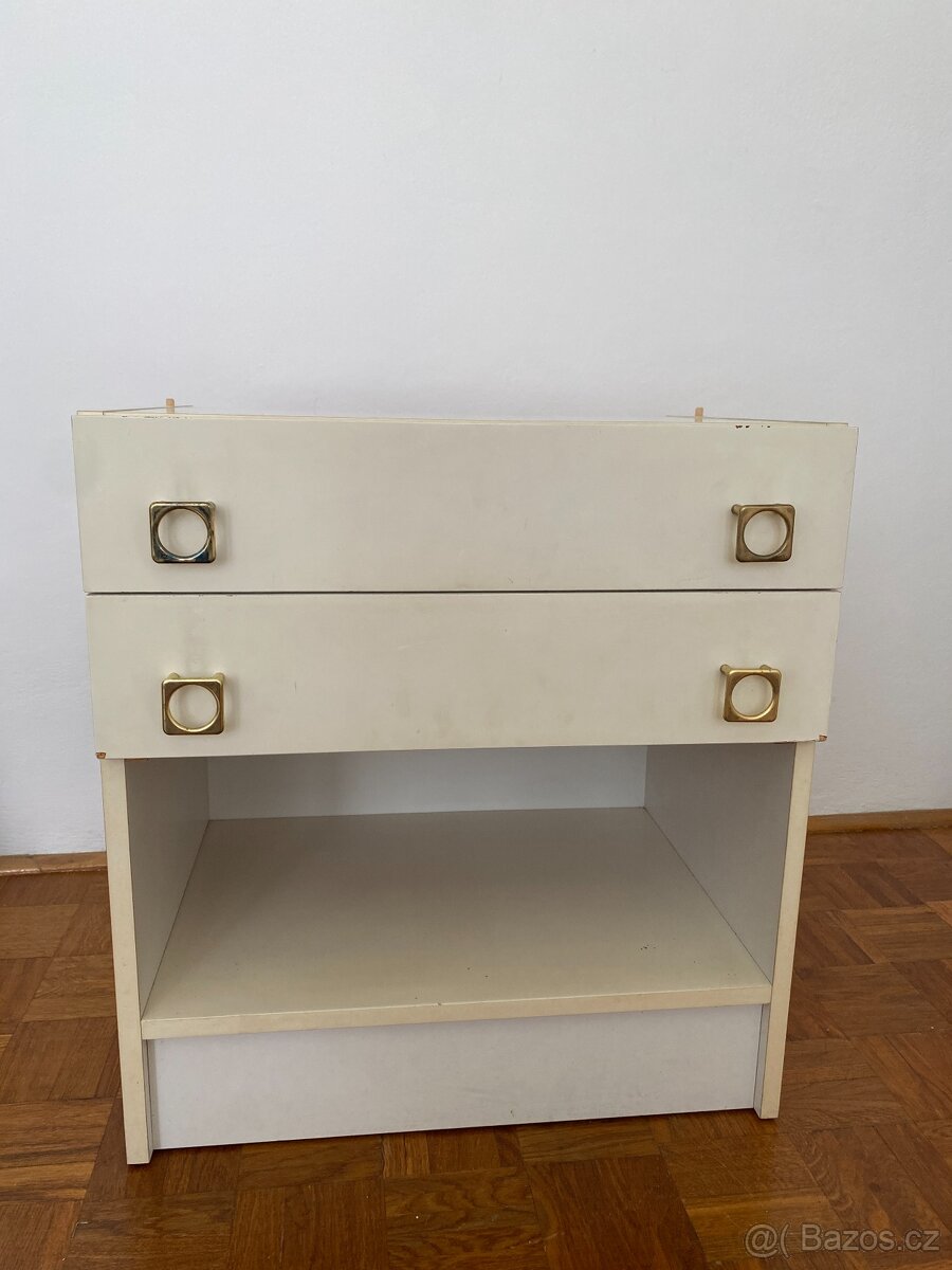 Noční stolek / skříňka vintage