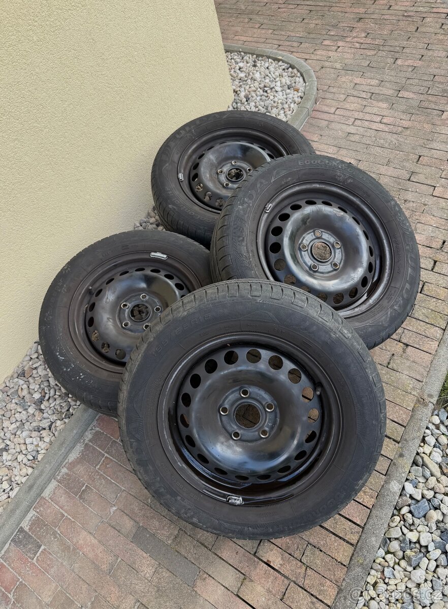 Plechové disky 5x112 s letními pneu 195/65 R15