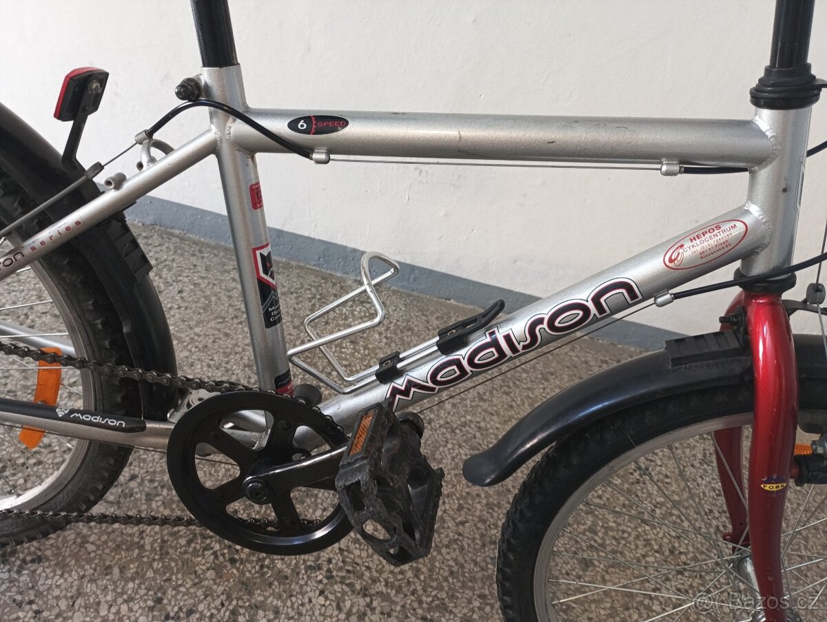 Trekové kolo Madison