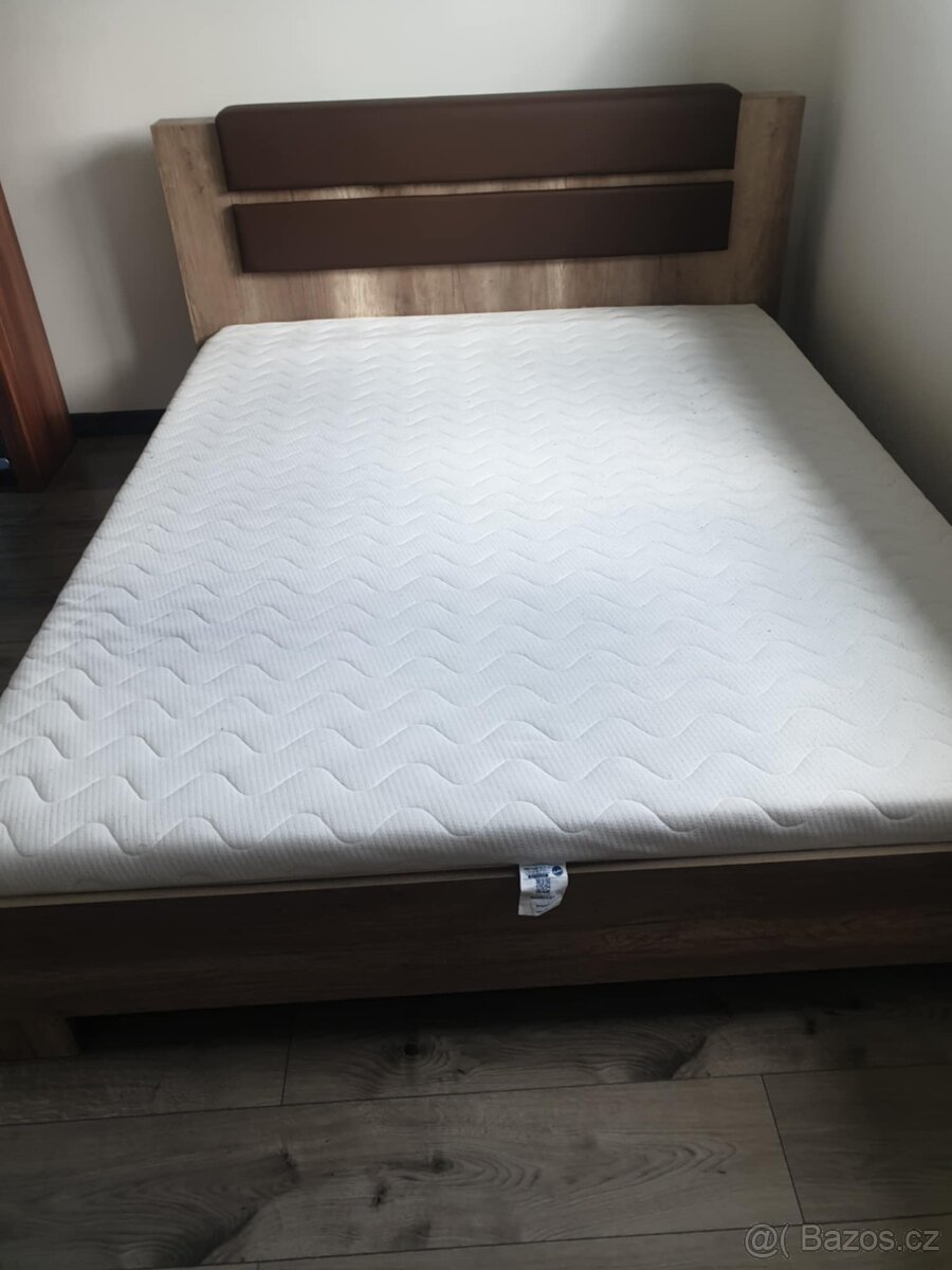 Kompletní manželská postel