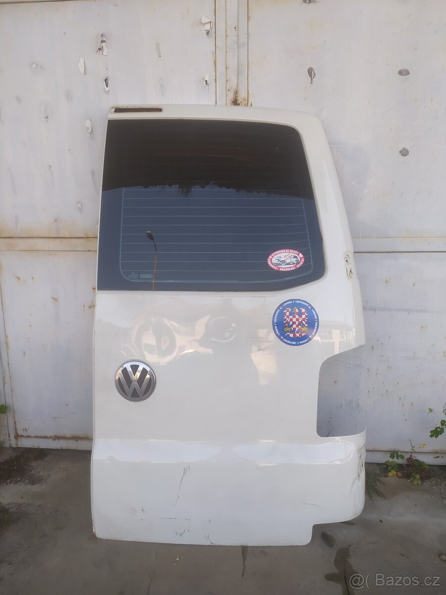 VW Transporter T5- pravé zadní dveře.