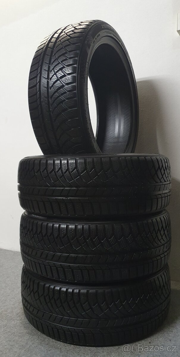 4x ZÁNOVNÍ 215/45 R18 Zimní pneu Kumho Wintercraft WP72