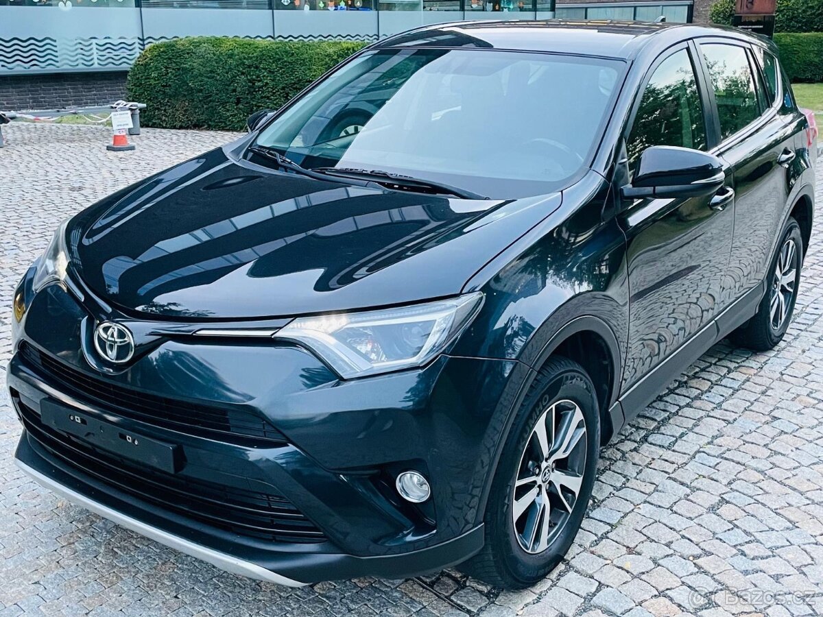 Toyota Rav4 2.0D 105KW MANUÁL 1.MAJITEL KAMERA TAŽNÉ